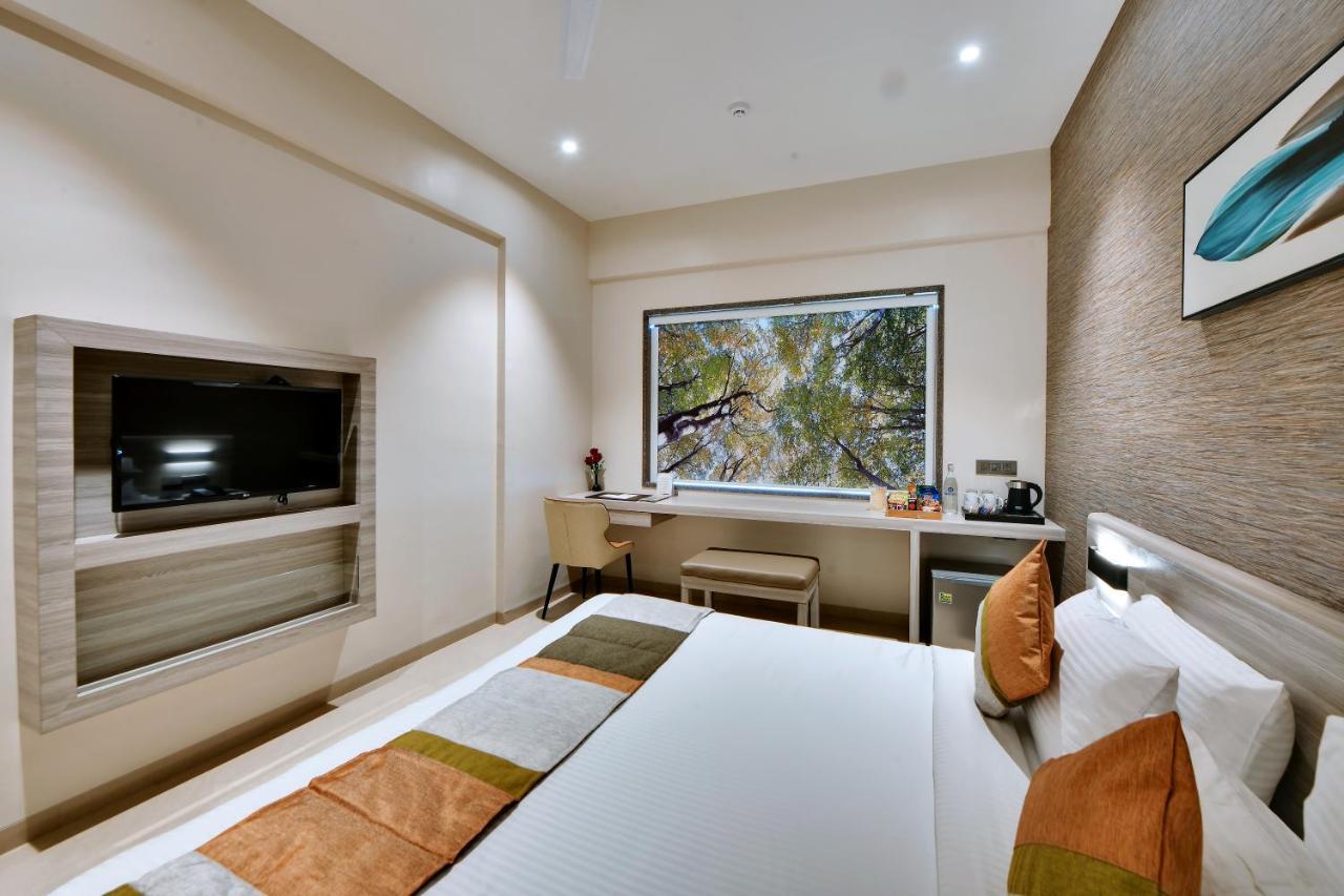 Click Hotel Pithampur Mhow Exterior foto